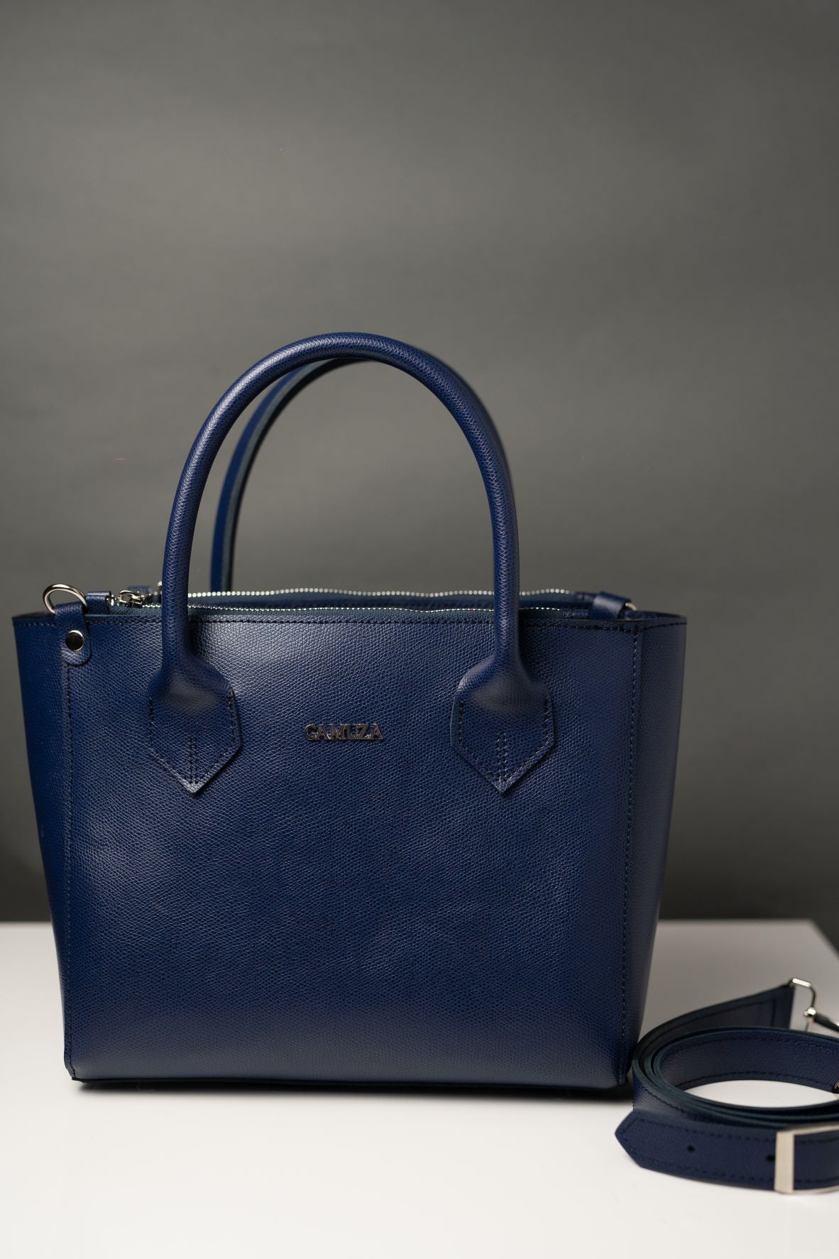 Girl Daily bleumarin
