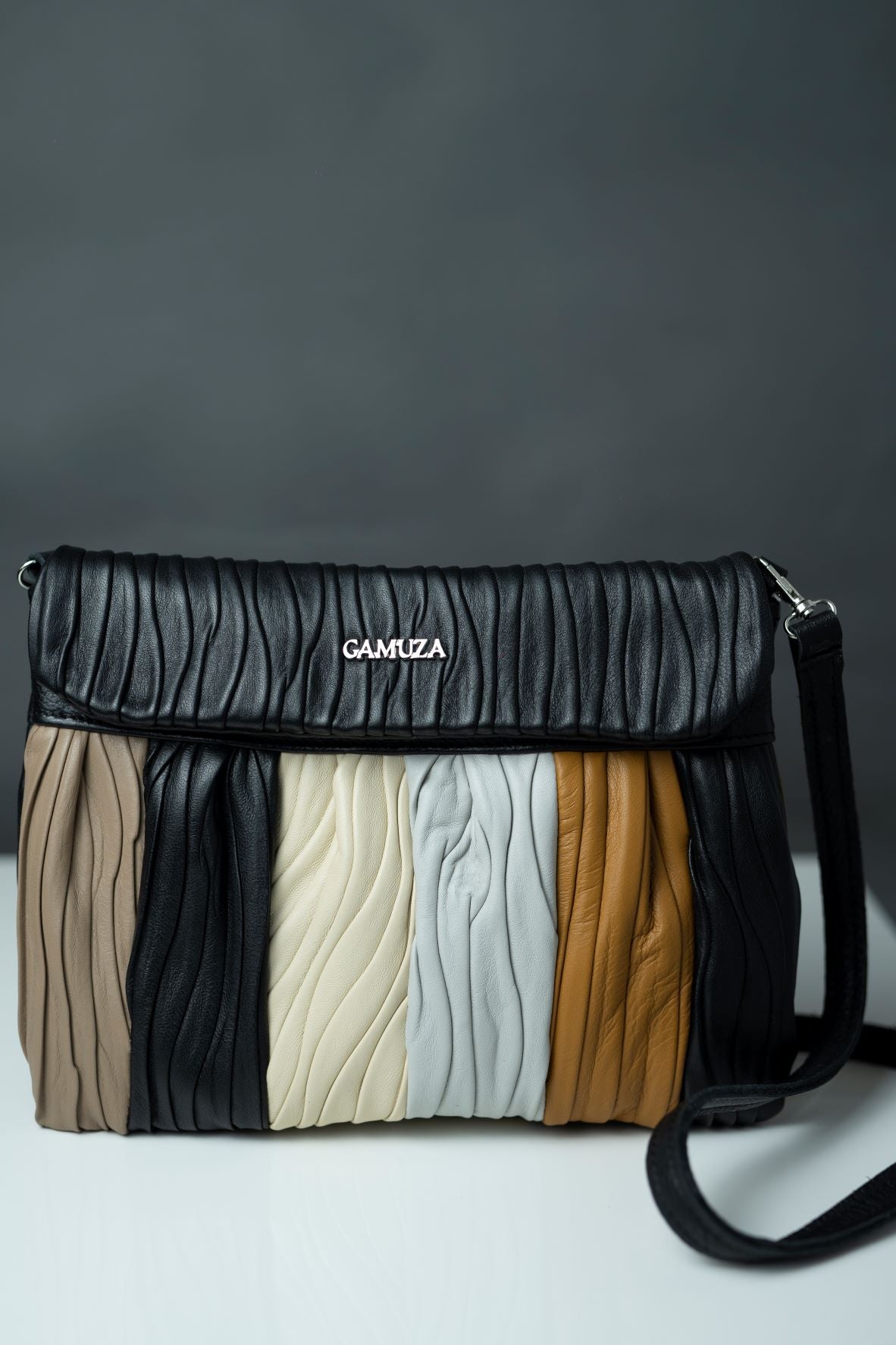 Small Elements Black