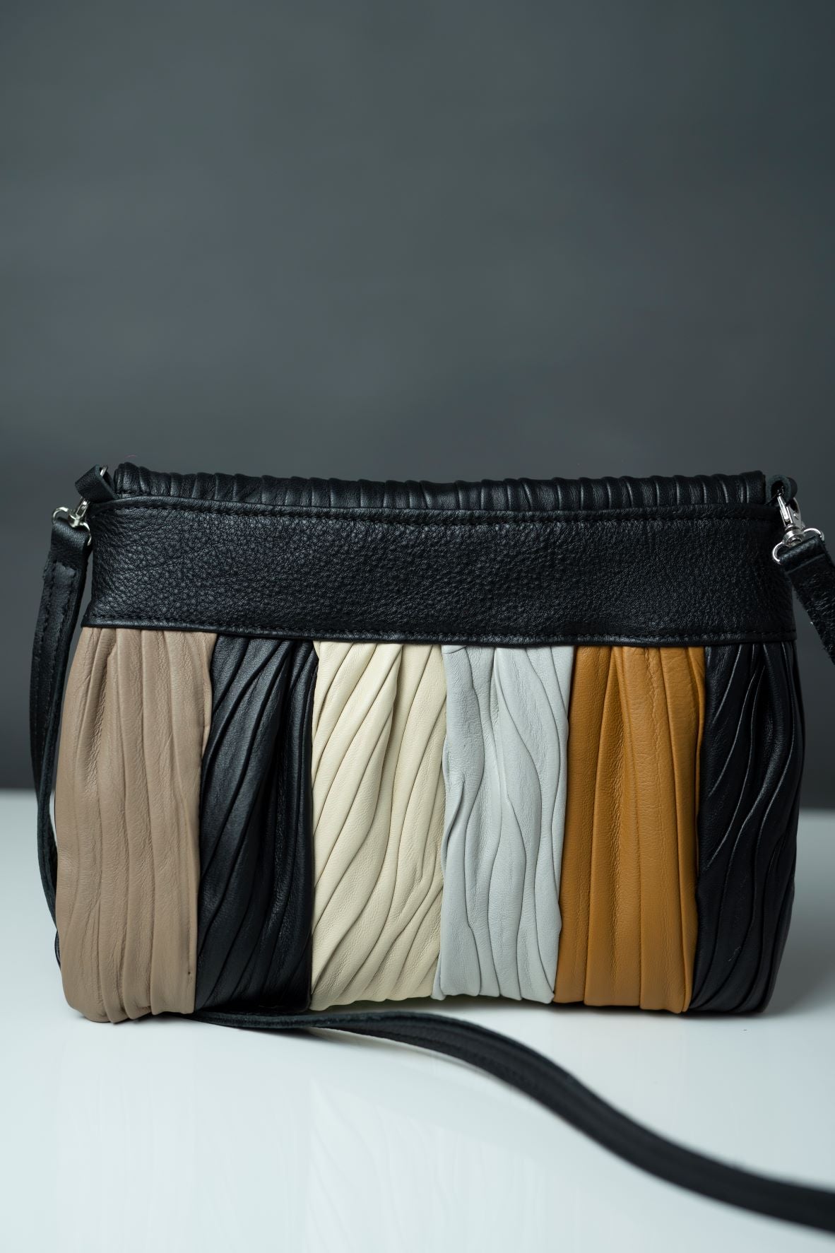 Small Elements Black