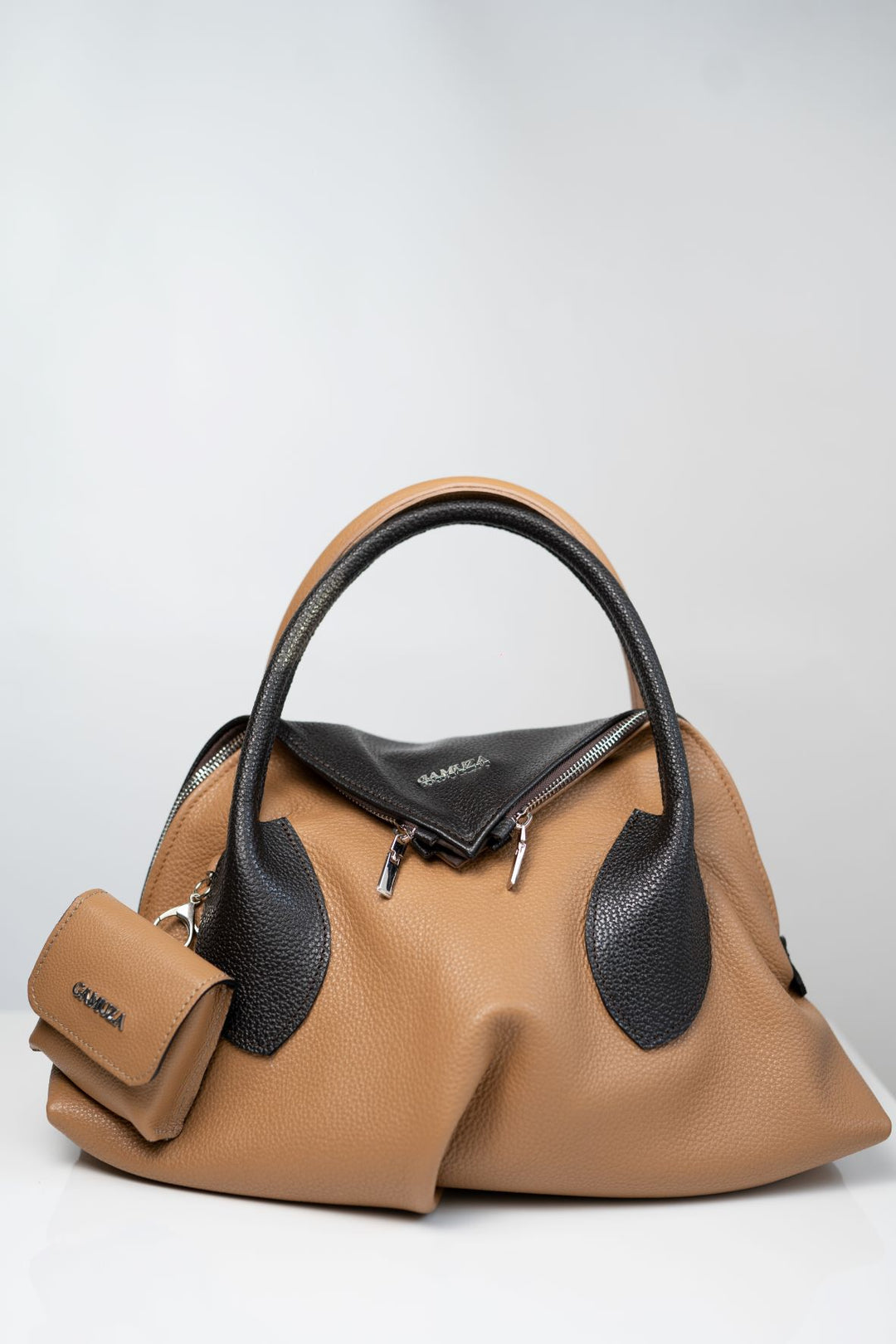 Girl Cosmopolitan Brown