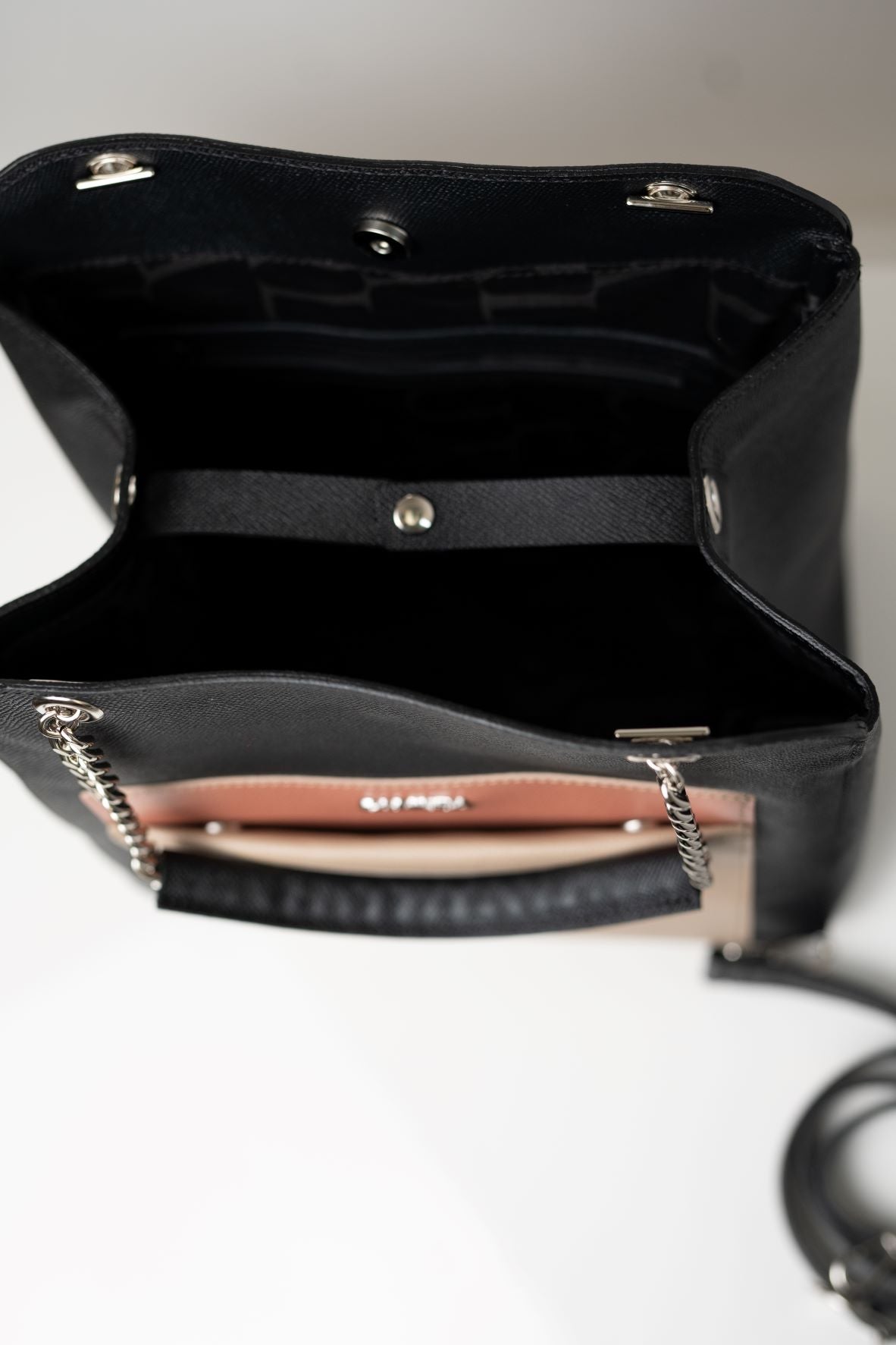 Designer Muza Plus Black