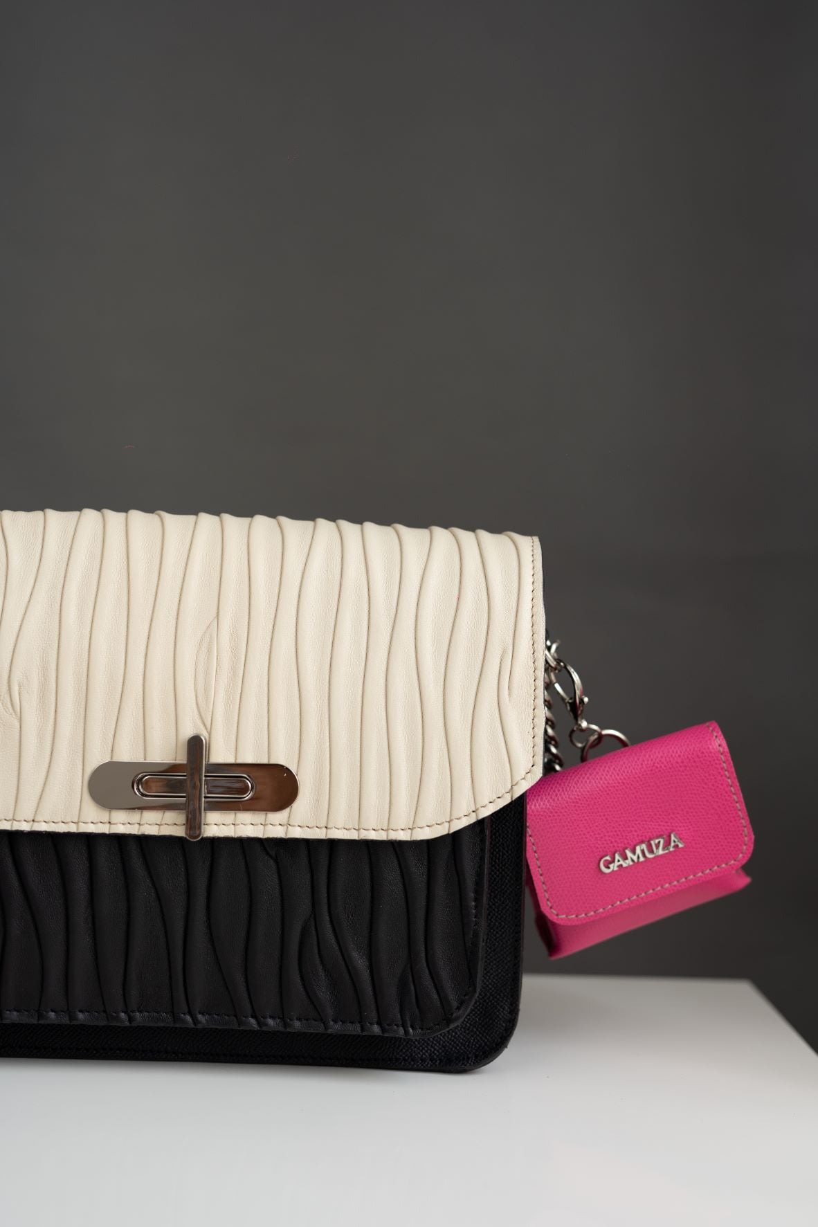 Girl Intuitive Black&Crem