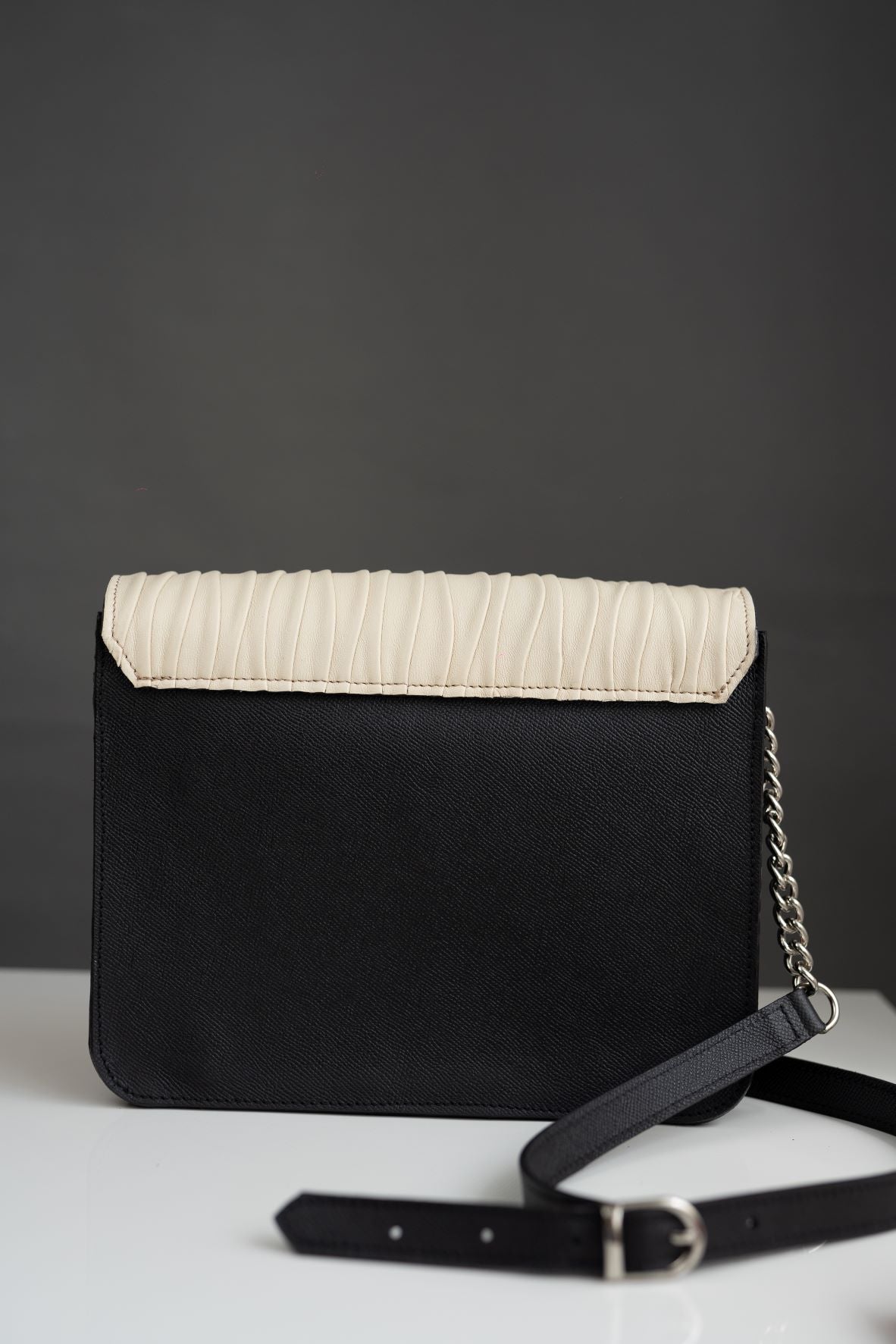 Girl Intuitive Black&Crem