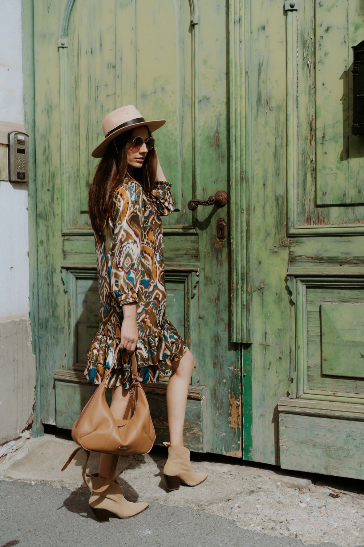 Girl Luna Camel