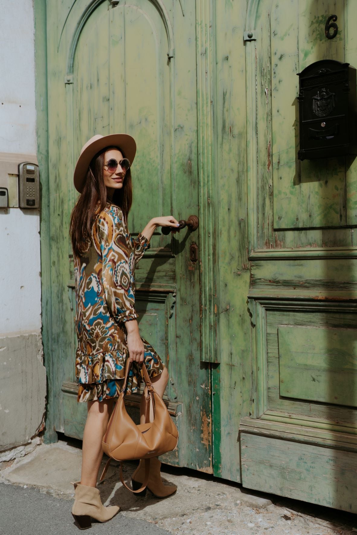 Girl Luna Camel