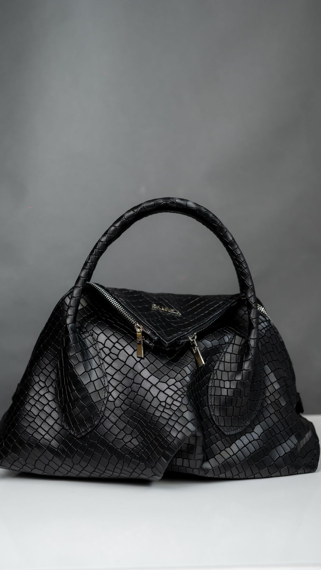 Girl Cosmopolitan black croco
