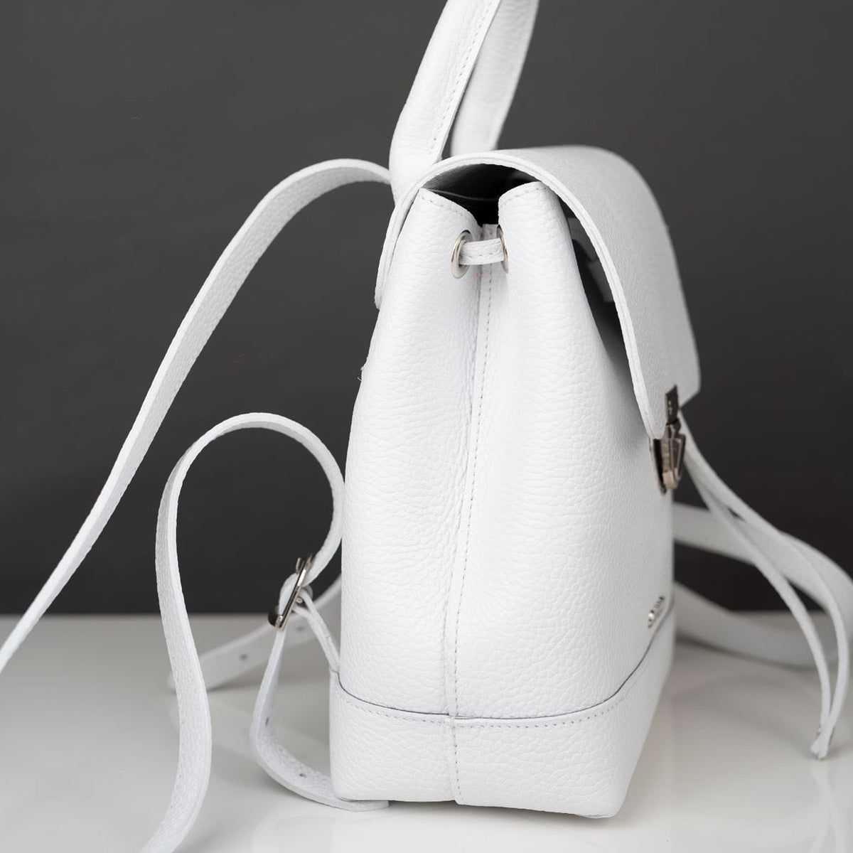 Lady Line White