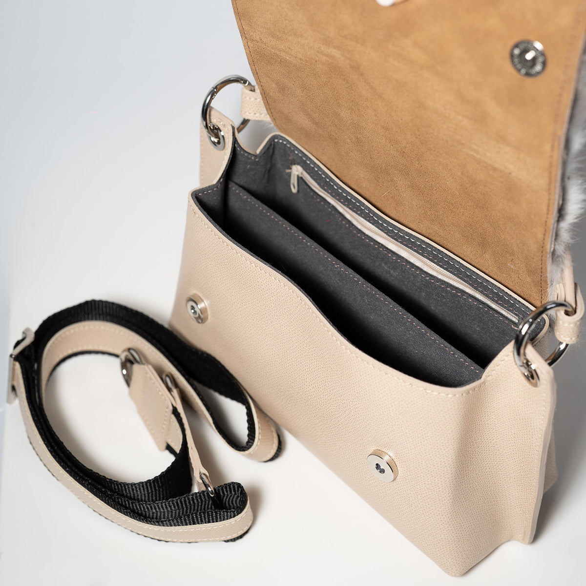 Girl WINGS - medium-sized genuine leather bag with fur