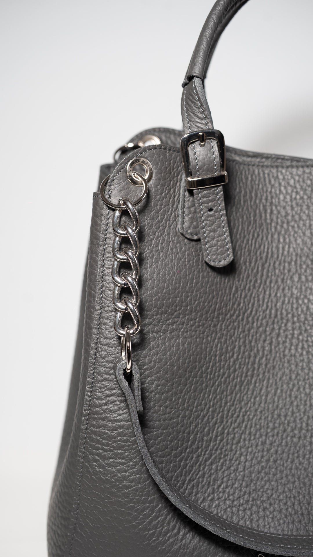 Designer Muza BUBURUZAT