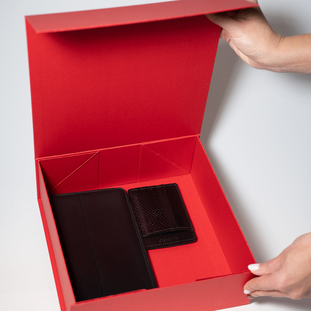 MAGIC BOX 4- set cadou piele naturala, portmoneu si portcarduri