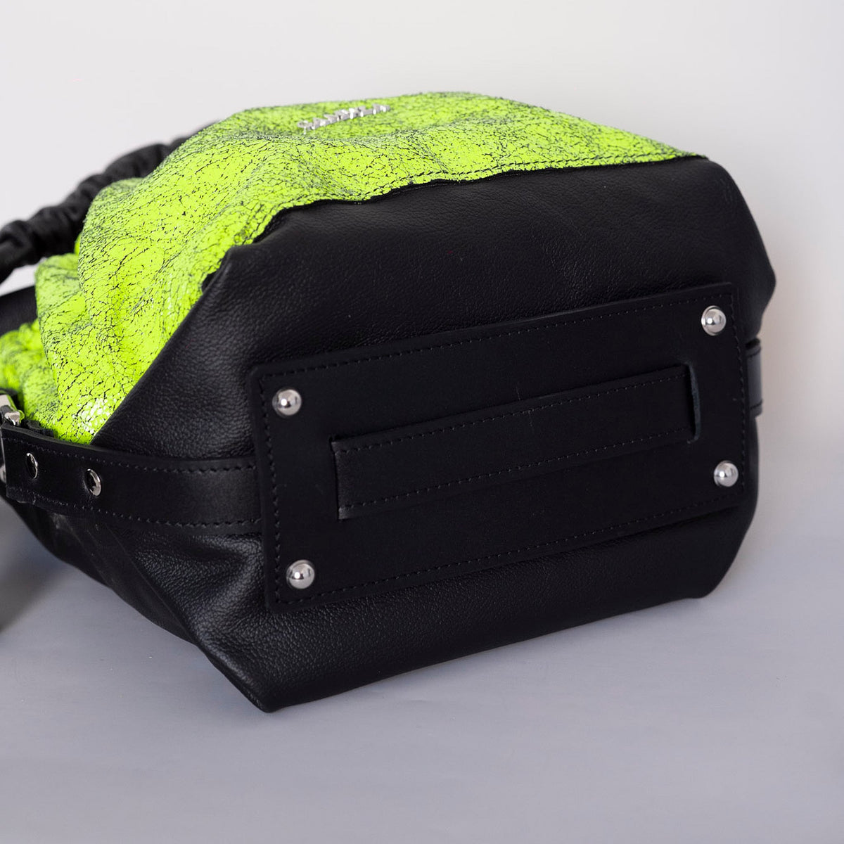 BLOOM-genuine leather bag, bucket style, medium-large size