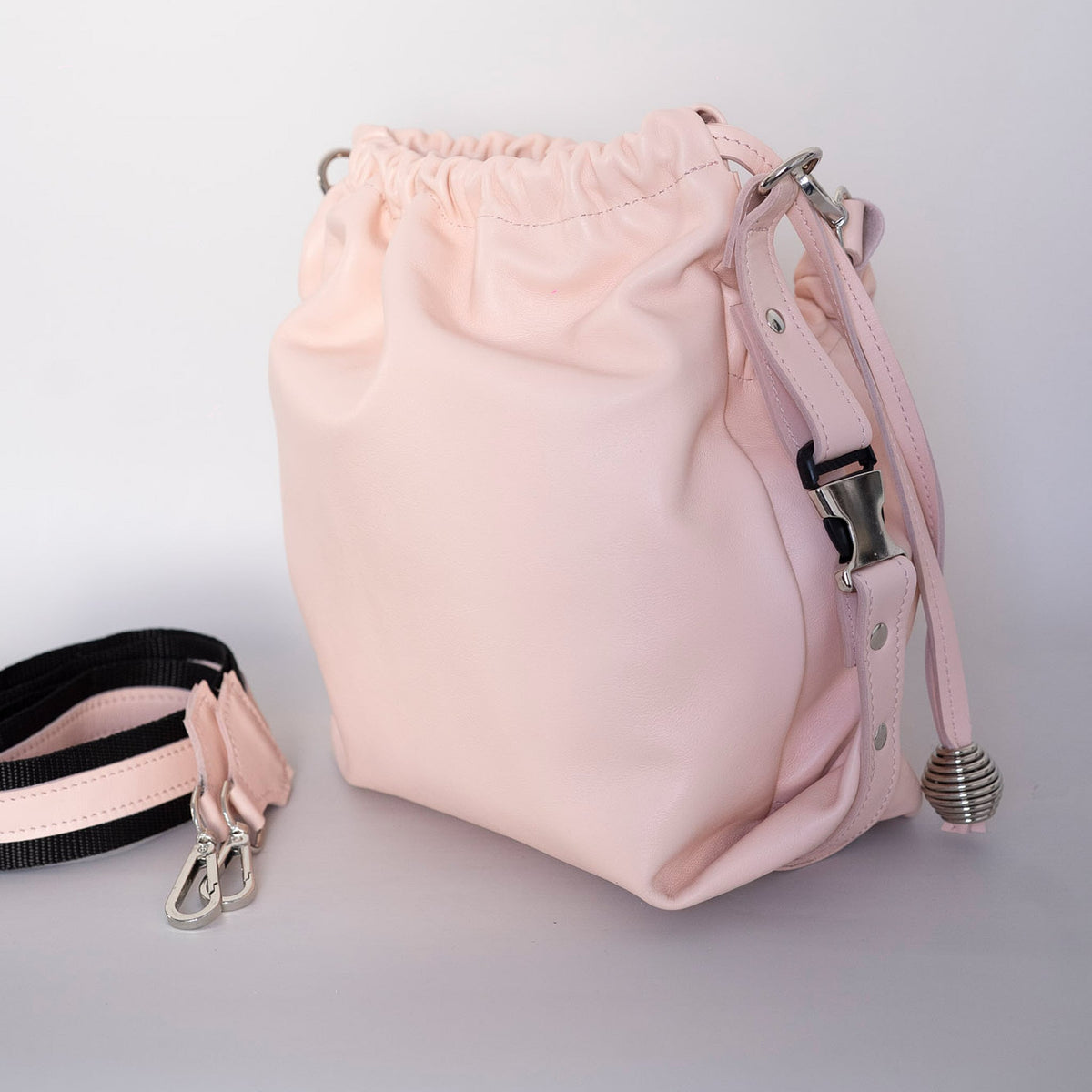 BLOOM-genuine leather bag, bucket style, medium-large size