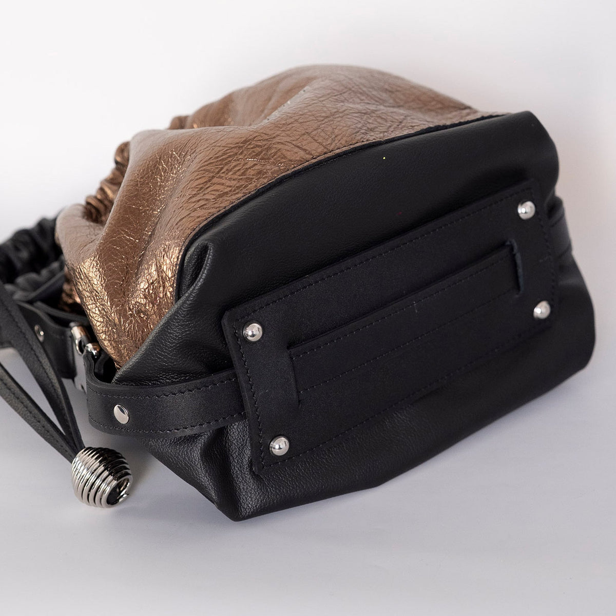 BLOOM-genuine leather bag, bucket style, medium-large size