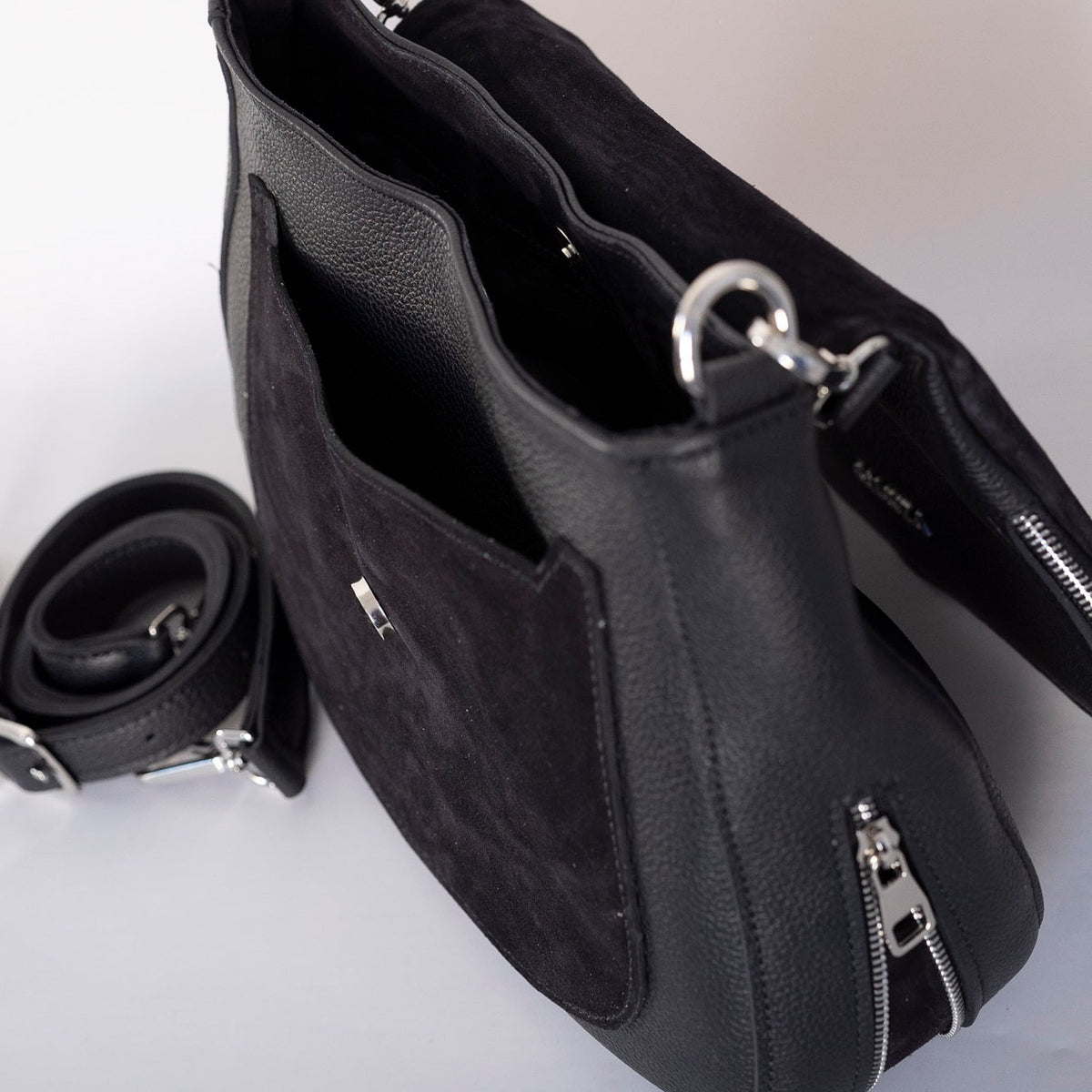 FREEDOM - genuine leather shoulder bag, medium-large size