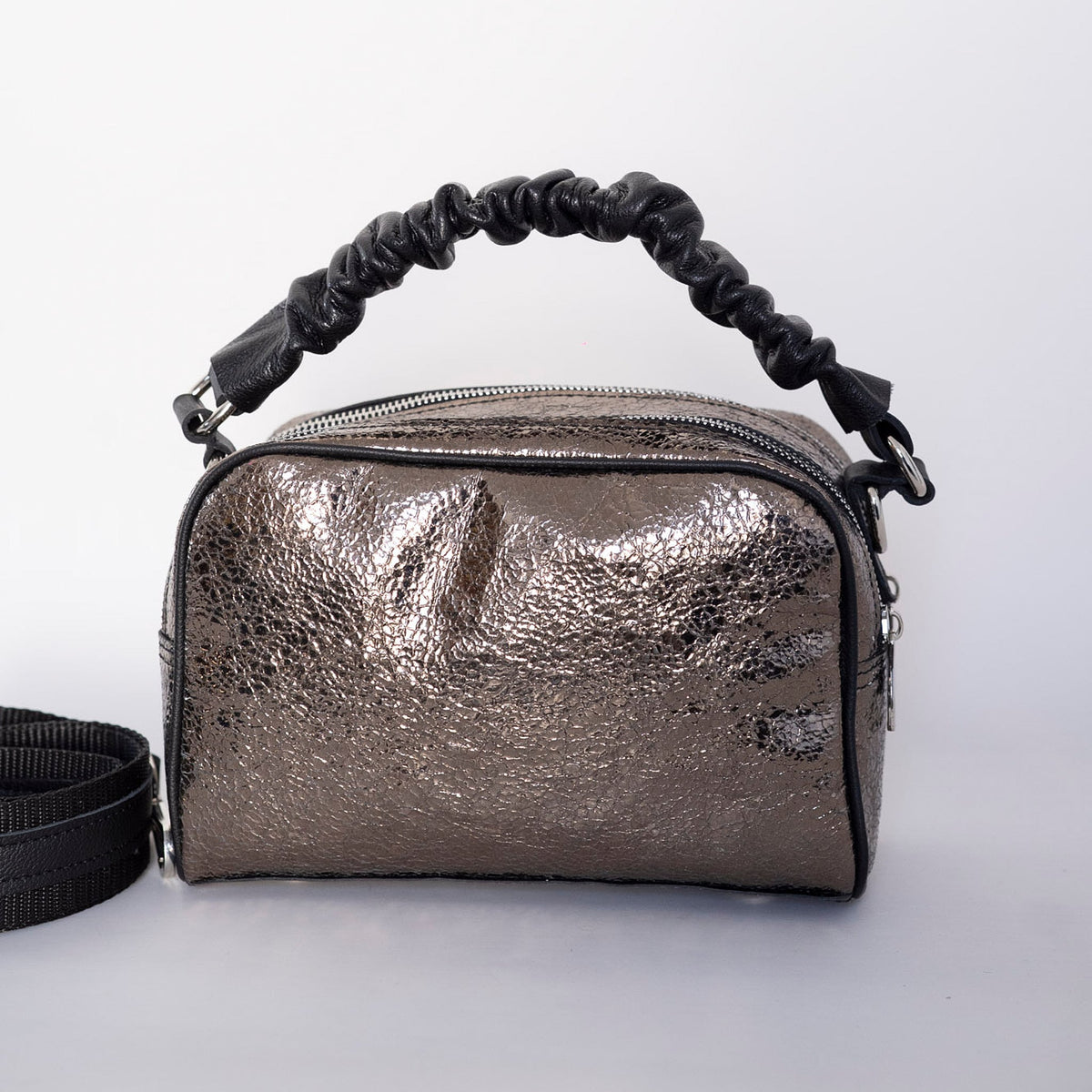 GIRL VIBES - genuine leather day bag, medium size