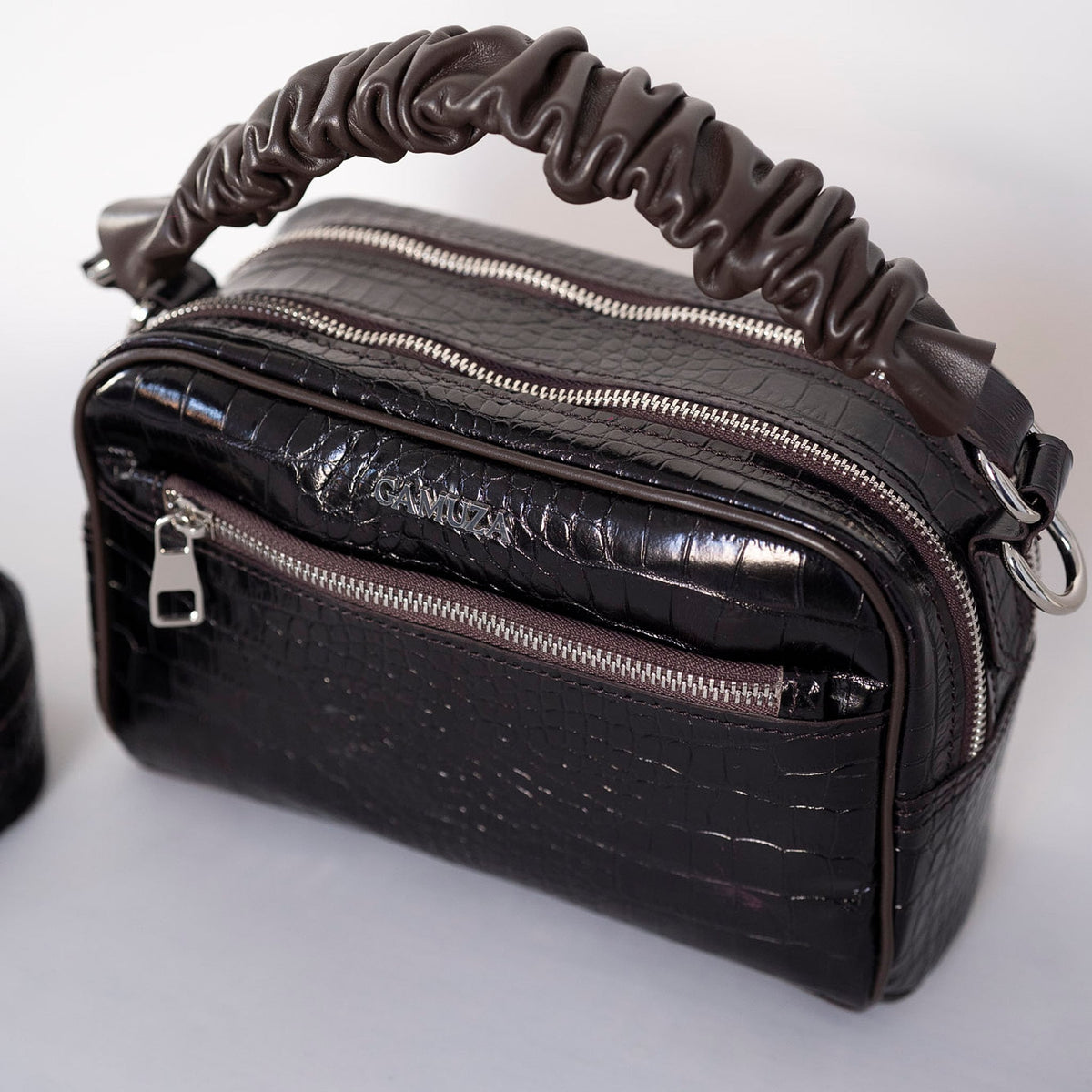 GIRL VIBES - genuine leather day bag, medium size