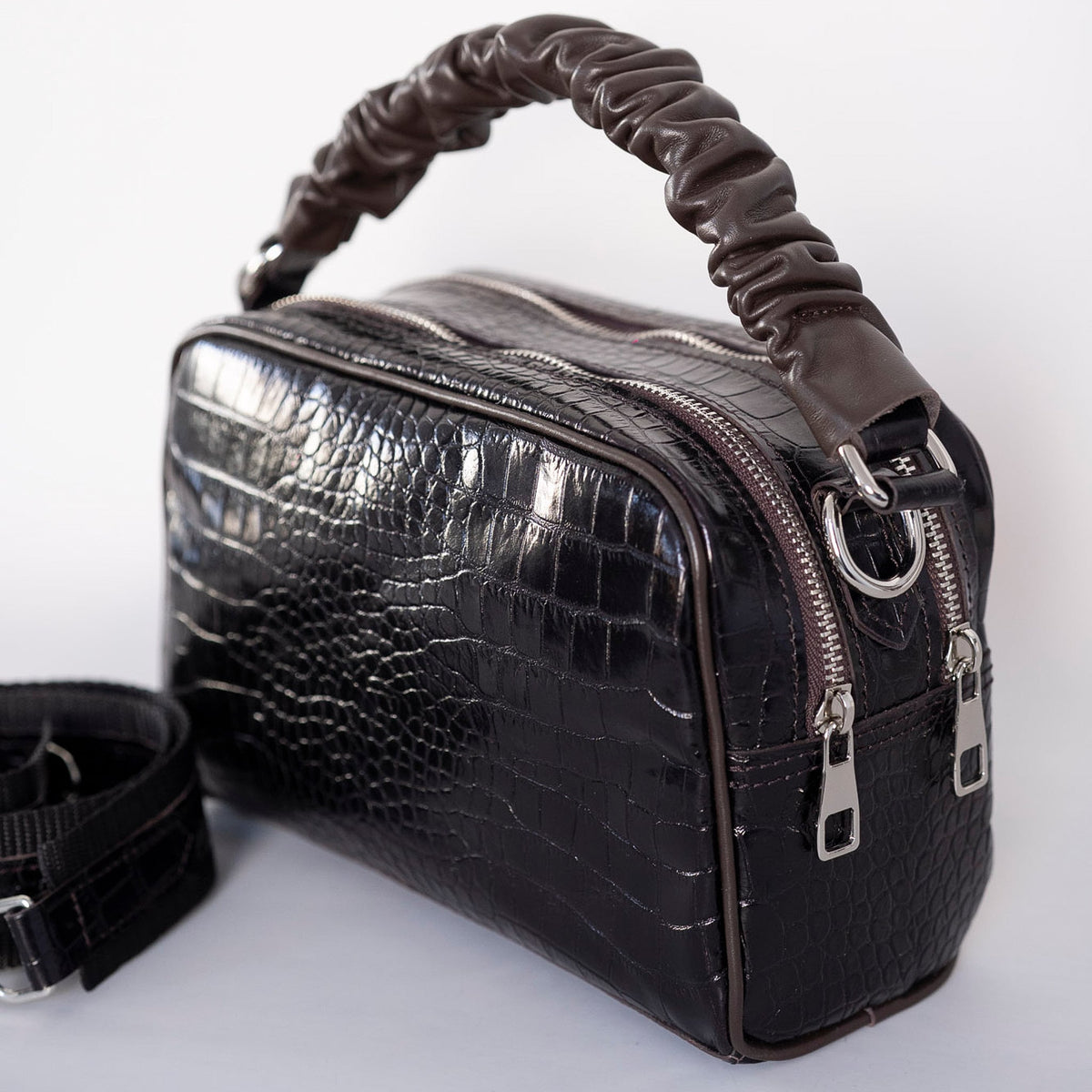 GIRL VIBES - genuine leather day bag, medium size