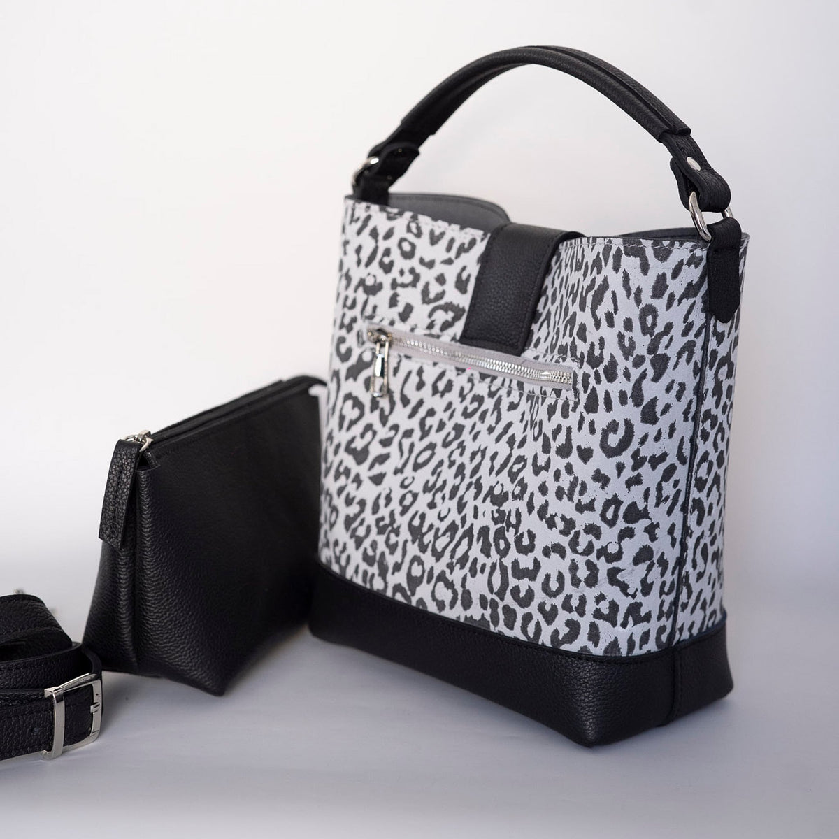 LADY LINE - genuine leather bag, bucket style, medium size