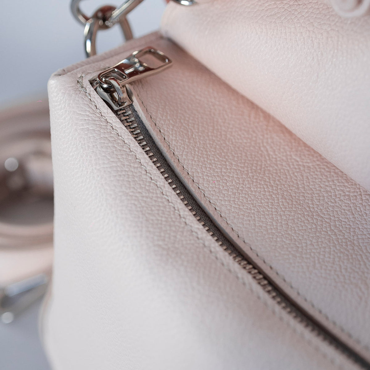 SIMPLE PUZZLE - genuine leather bag, elegant, medium size