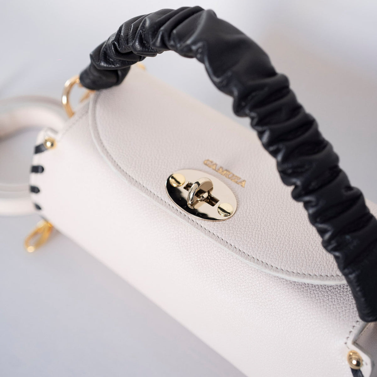 IZY BUBBLE - genuine leather bag, elegant, medium size