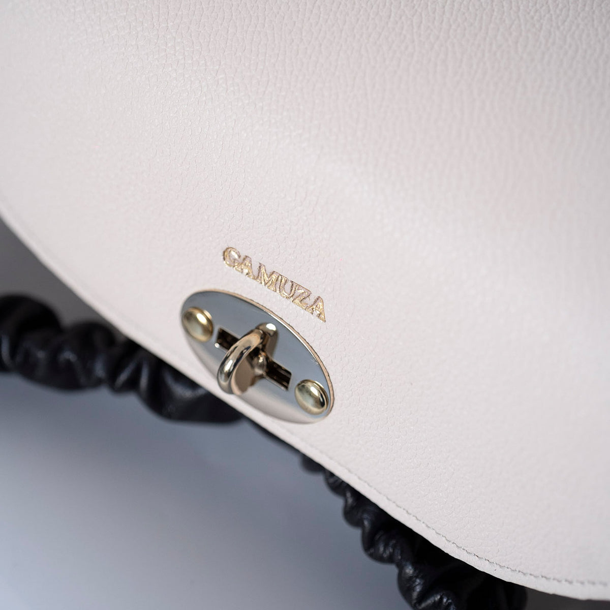 IZY BUBBLE - genuine leather bag, elegant, medium size