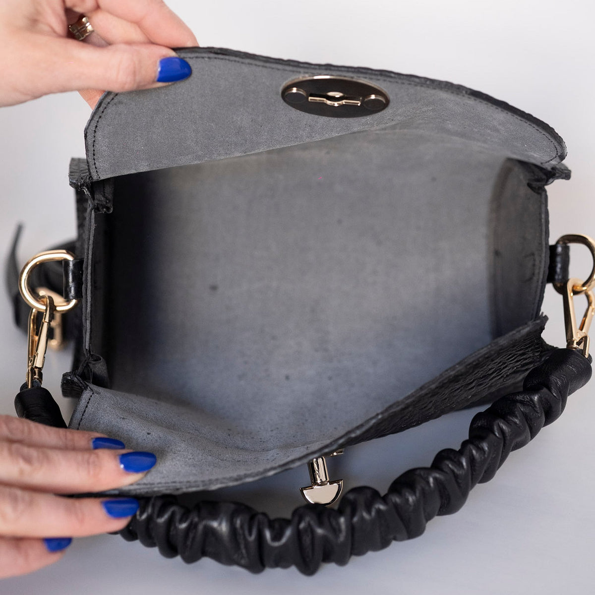 IZY BUBBLE - genuine leather bag, elegant, medium size