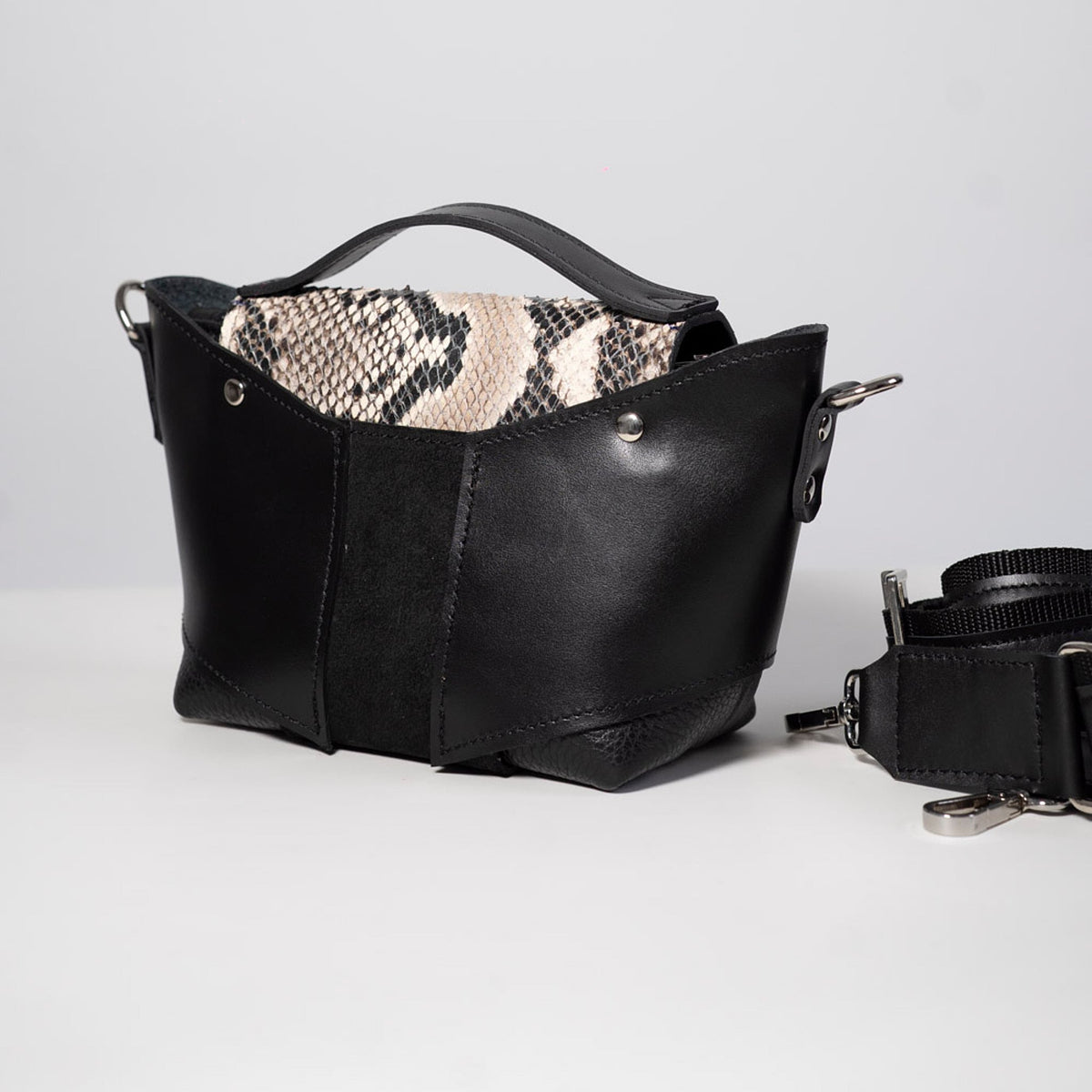 Pinata small bag, genuine leather