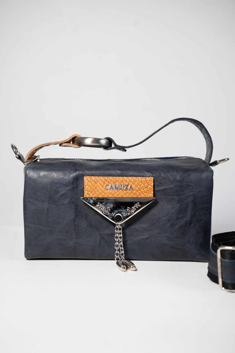 Cool Girl - medium-sized genuine leather daytime bag