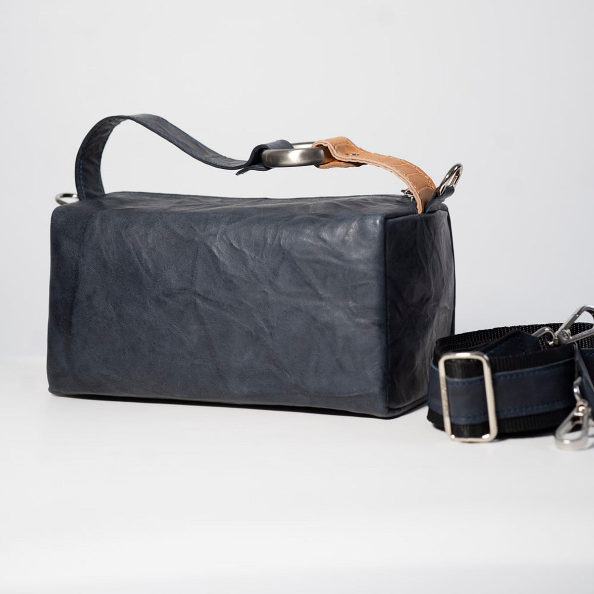 Cool Girl - medium-sized genuine leather daytime bag