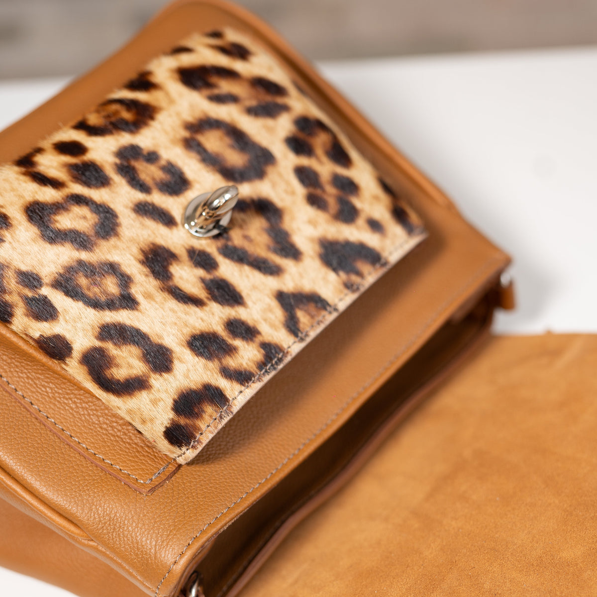 Lady Camel - genuine leather bag, small-medium size, everyday bag