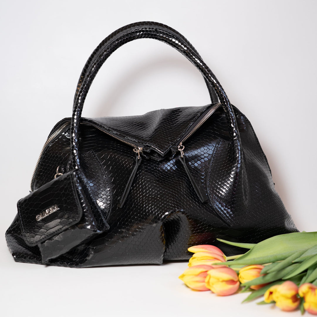 Girl Cosmopolitan black