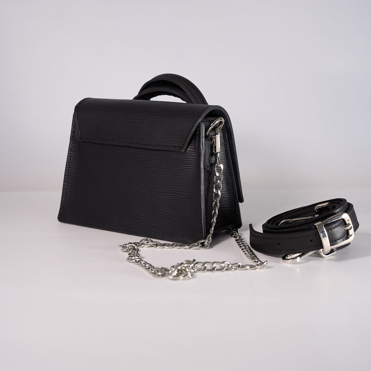 CARMEN - genuine leather bag, small size, with chain