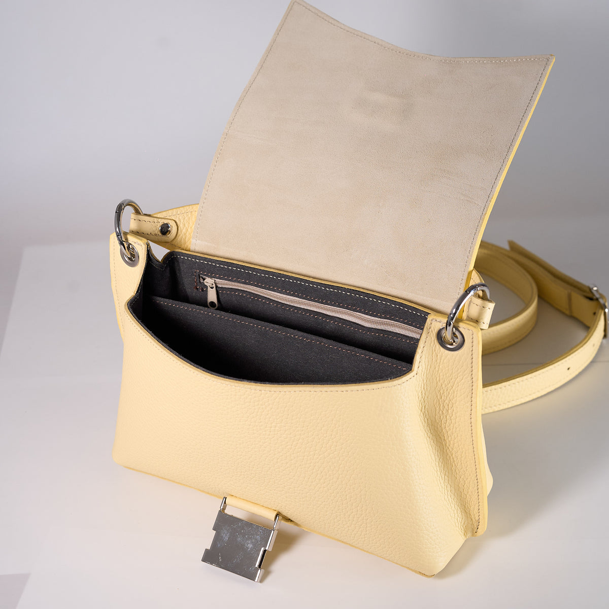 Wings - genuine leather, medium size, casual