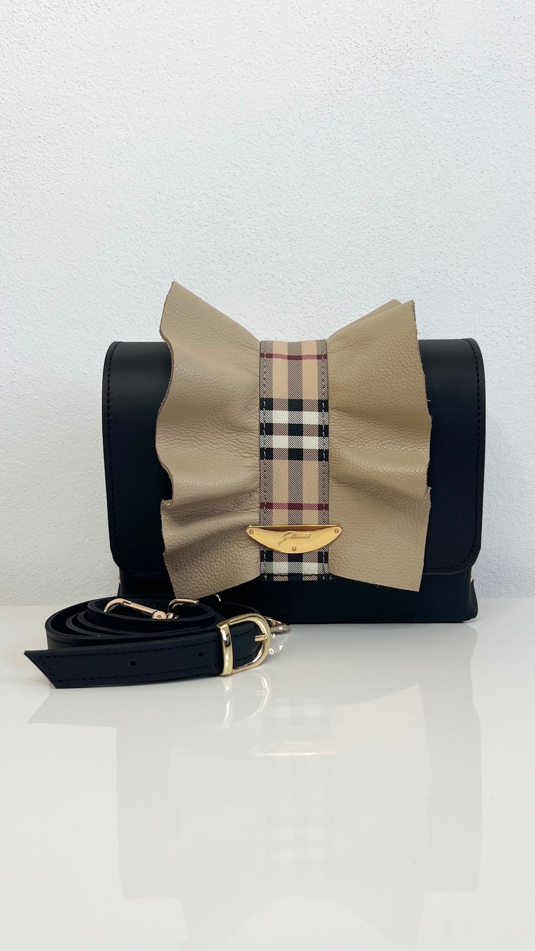 Girl Cosmos Elegant Black