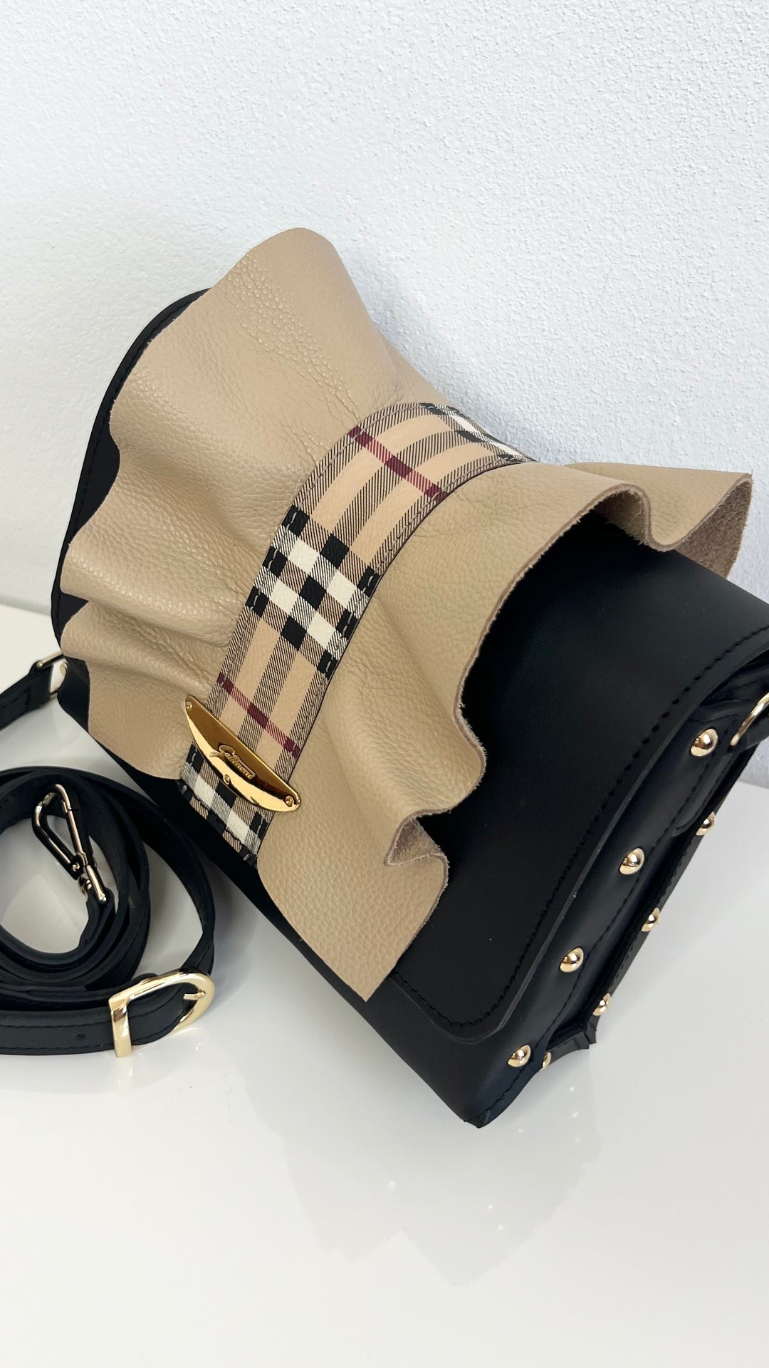 Girl Cosmos Elegant Black