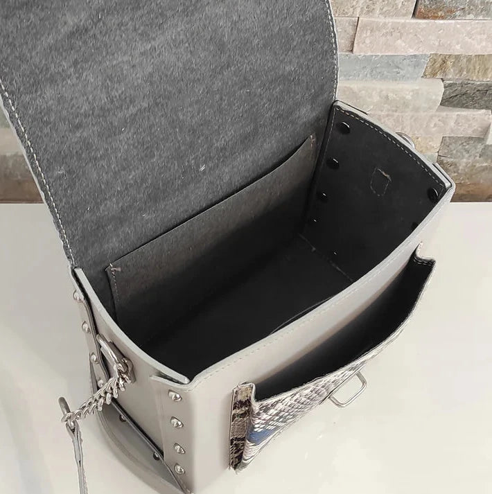 Girl Boxy -piele naturala, marime medie, de zi