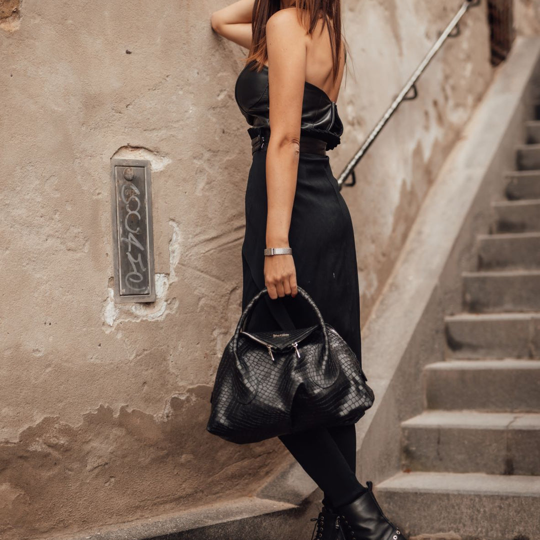 Girl Cosmopolitan black