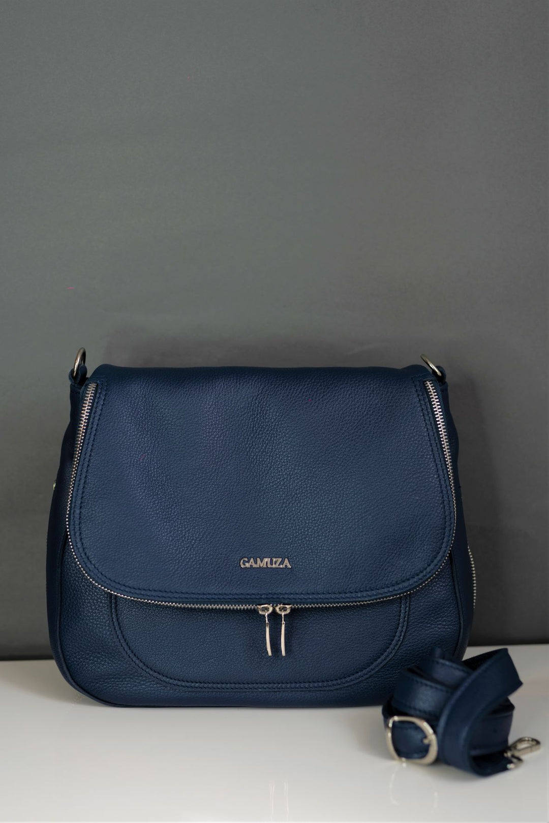 Girl Freedom Bleumarin