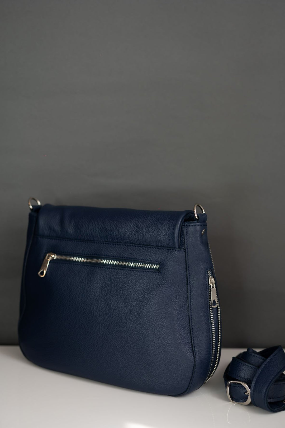 Girl Freedom Bleumarin