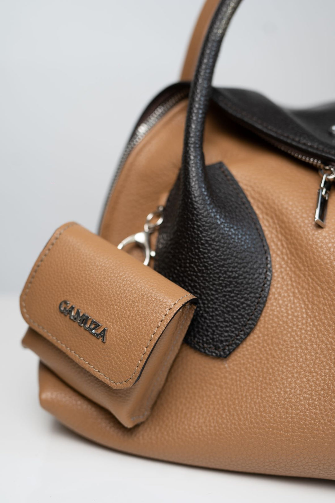 Girl Cosmopolitan Brown