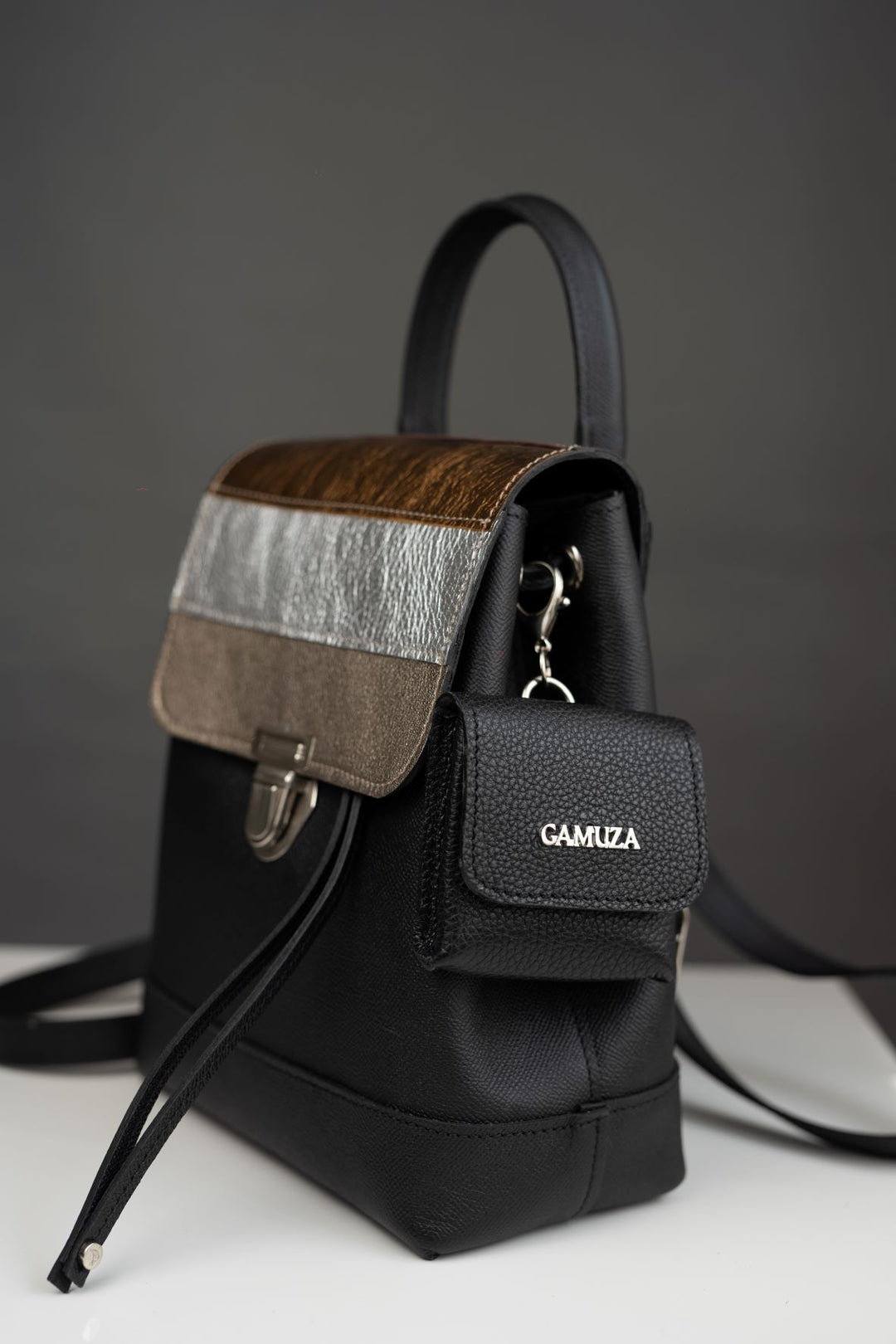 Lady Line Black Metals